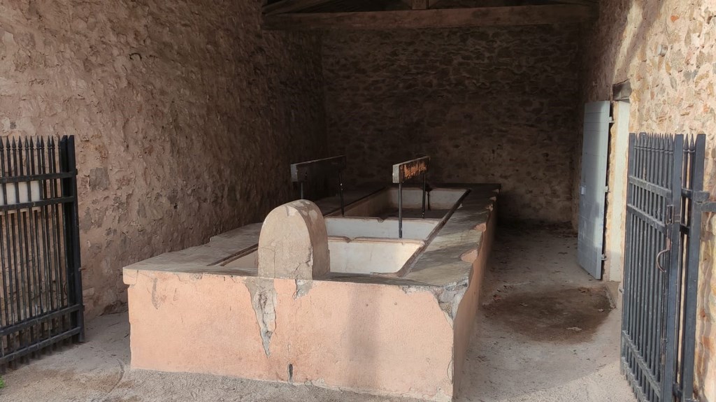 <Saint-Maximin-la-Sainte-Baume